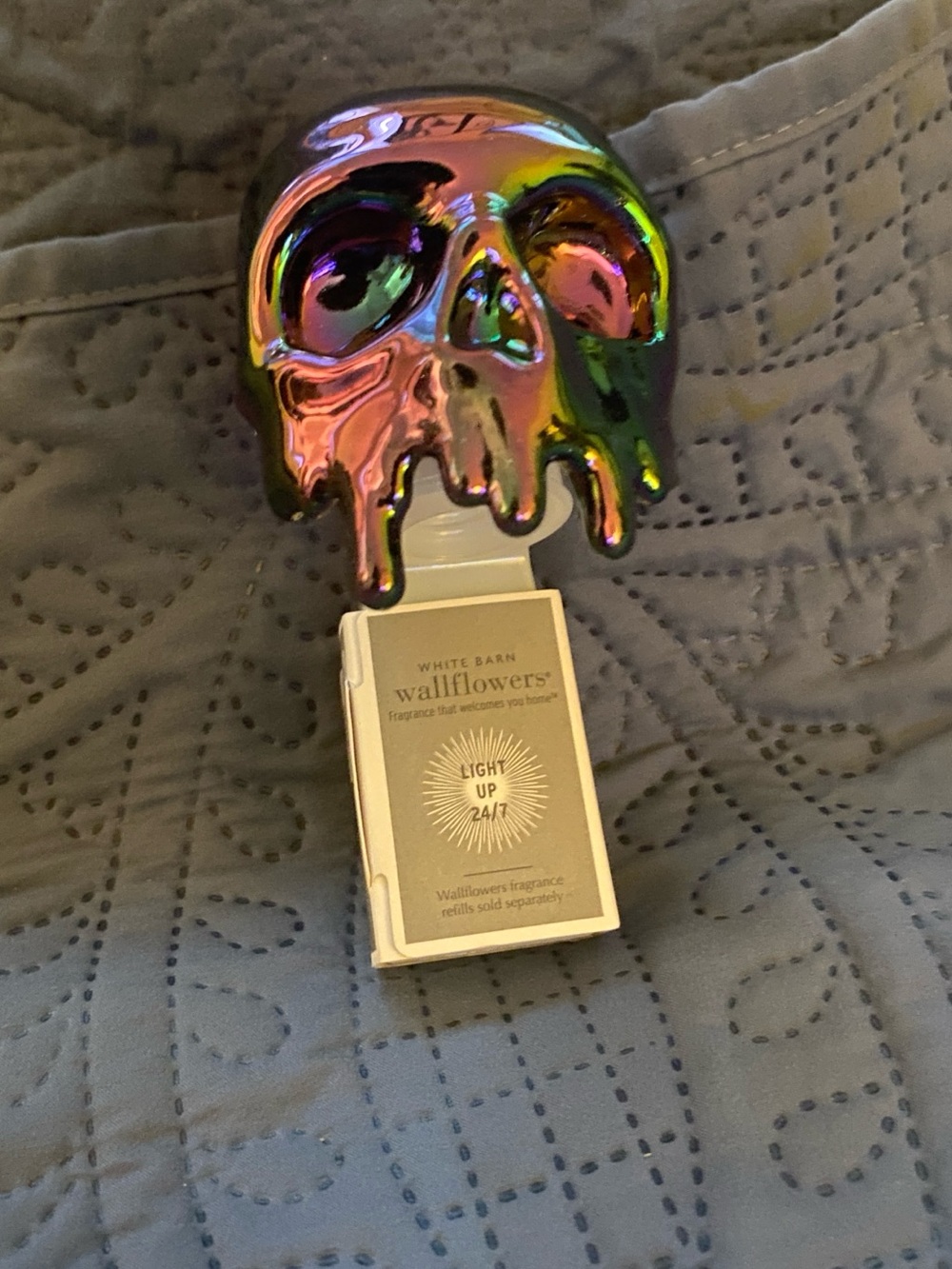 Bath & Body Works Iridescent Dripping Skull Wallflower Plug-In Accent